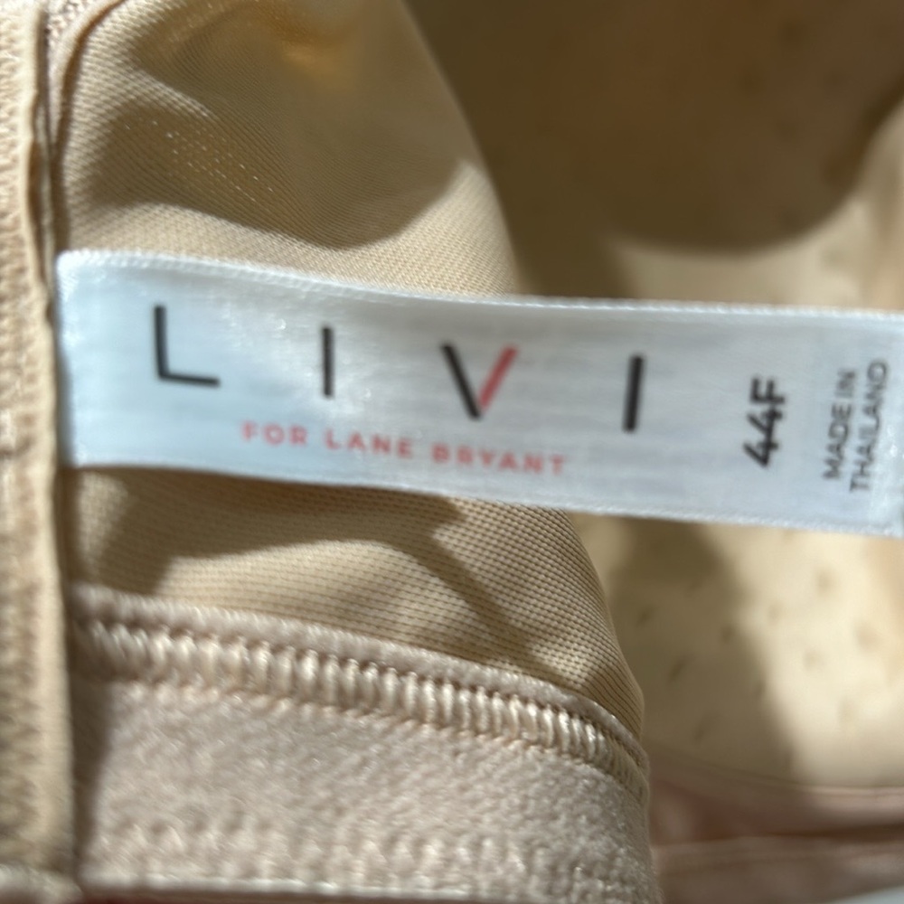 Livi High-Impact Wicking Underwire Sports Bra View 4